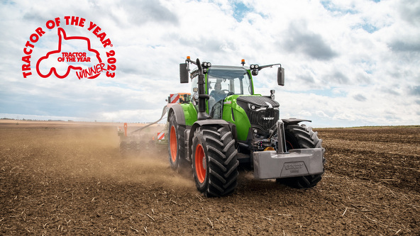 Fendt 700 Vario Gen7 in use in the field with the Tractor of the year 2023 logo