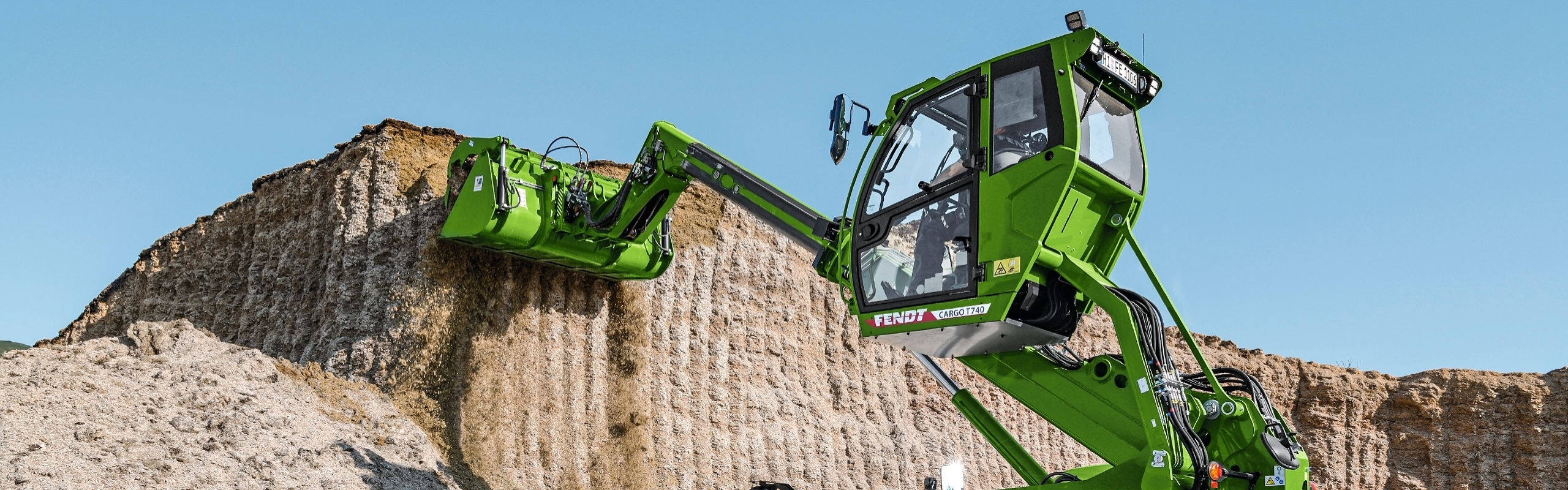 The Fendt Cargo T740 chops maize silage