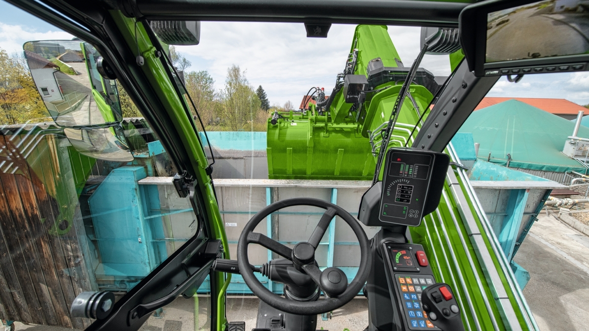 Driver’s cab of the Cargo T740 – View from the driver’s perspective