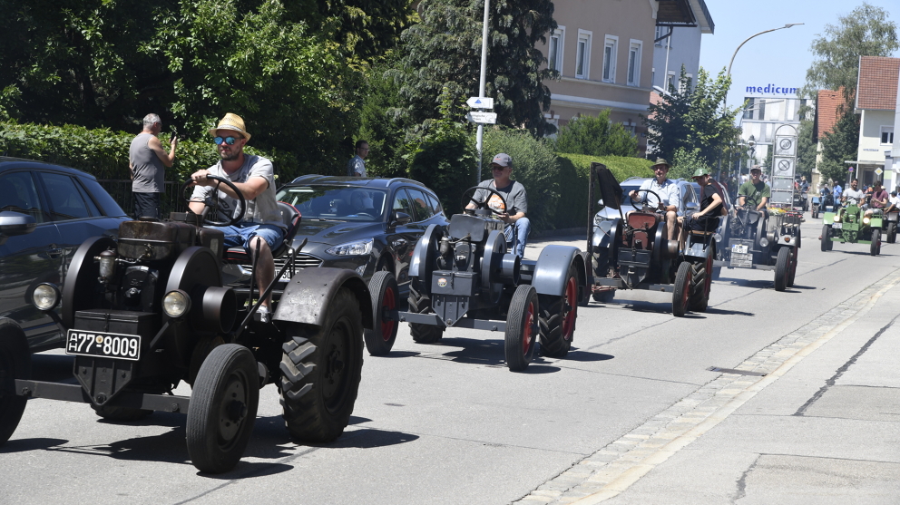 First Fendt Classics meeting with 100 Fendt Dieselross tractors and ...