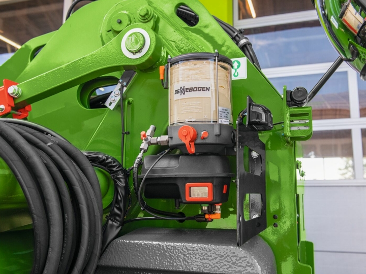 Close-up of the automatic central lubrication system