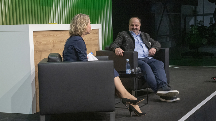 Johann Lafer in conversation on stage at the Fendt Sustainability Forum