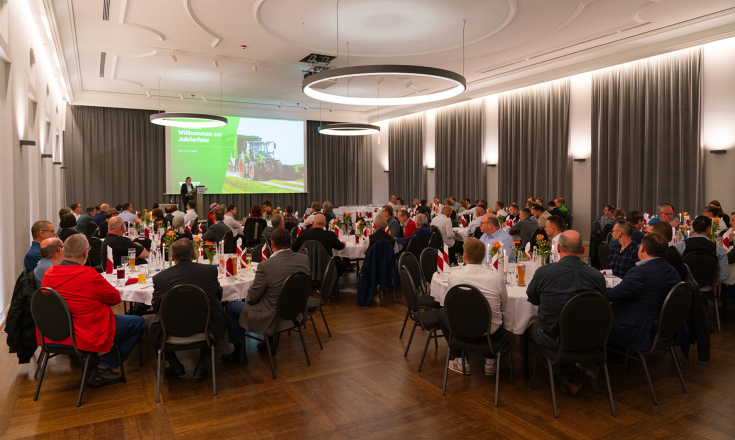 Anniversary celebration at the Asbach-Bäumenheim site Anniversary celebration at the Asbach-Bäumenheim site in a festively decorated room