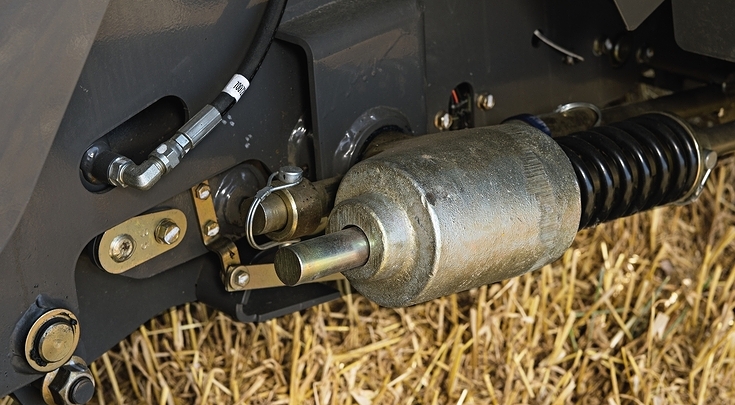 The lowering height is set without tools, simply by lifting the pickup and inserting a splint in the desired hole.