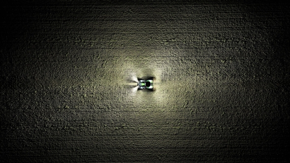Example for the Fendt 1000 Vario: Fendt 800 Vario UltraVision Example for the Fendt 1000 Vario: Bird's-eye view of a Fendt 800 Vario tractor at night with UltraVision 360-degree illumination