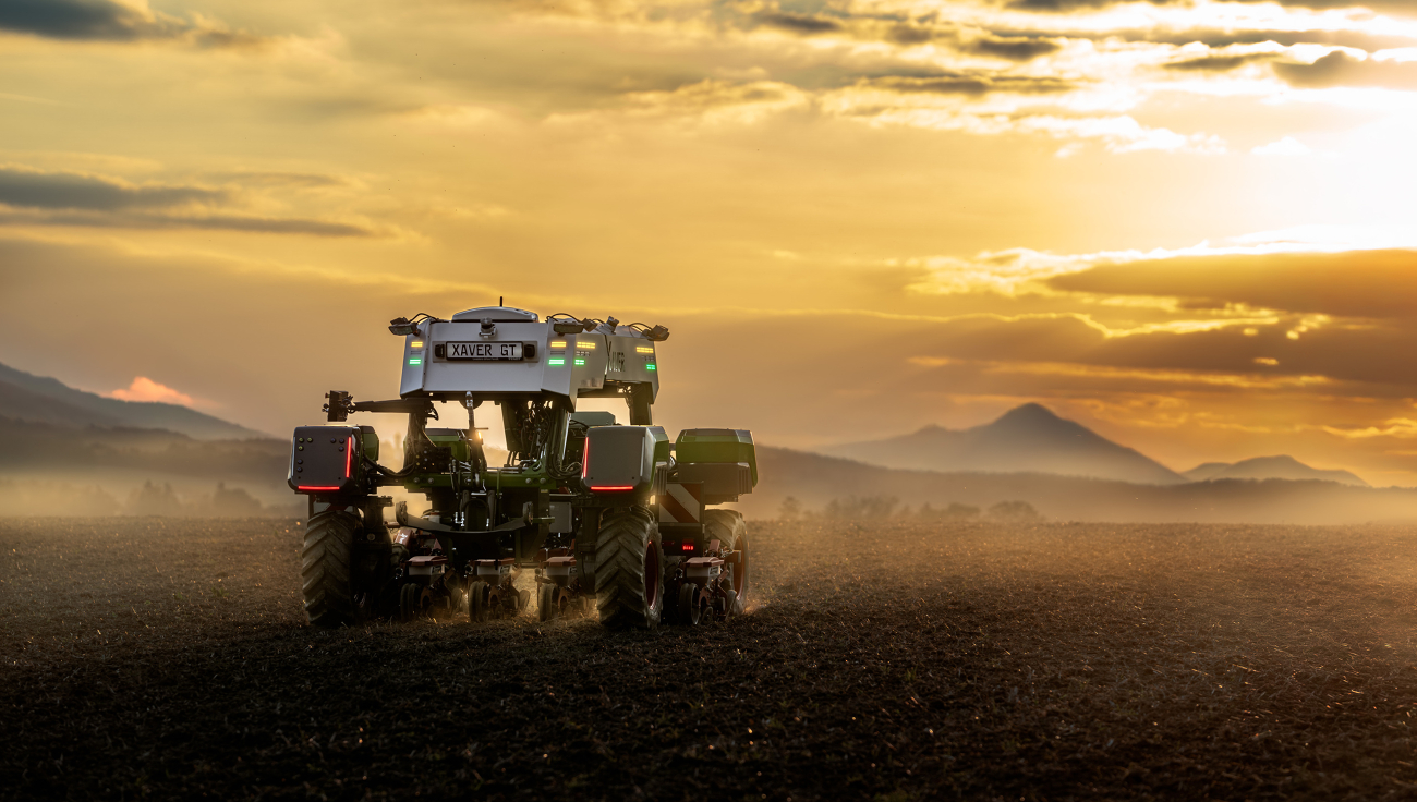 The Fendt Xaver GT drives into the sunset The Fendt Xaver GT drives into the sunset
