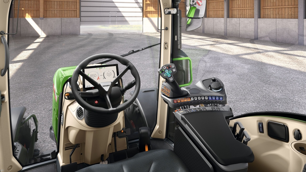 Cab interior view with Power Setting 1 equipment variant