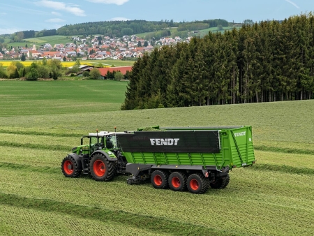 Trattore Fendt con Fendt Tigo sul campo