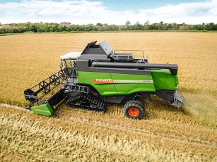 Mietitrebbia Fendt Serie L alla raccolta in un campo