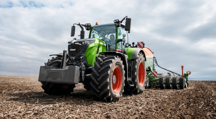 Fendt 700 Vario Gen7 naudojimas lauke