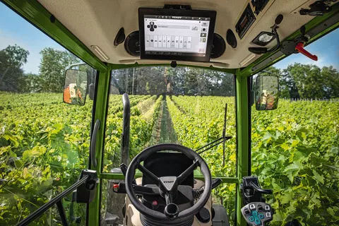 Nowa 4-słupkowa kabina Fendt 200 VFP Vario