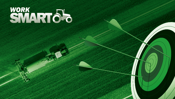 Kolaż tarczy z trzema strzałami i widok z lotu ptaka na traktor jadący po polu.