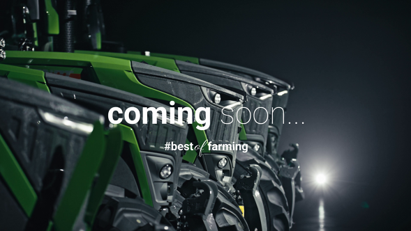 #best of farming Pięć ciągników Fendt stoi jeden za drugim, widać tylko maski ciągników.