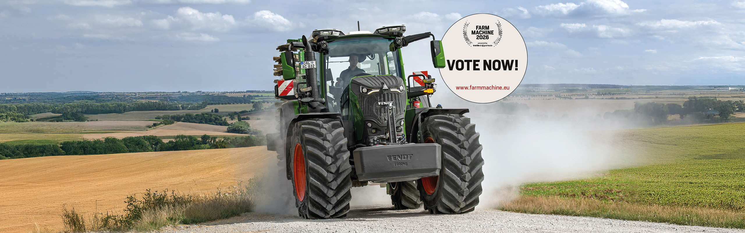 Widok z przodu Fendt 800 Vario Gen5 z informacją o głosowaniu na Farm Machine 2026.