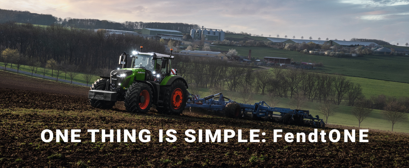 Fendt 900 Vario på fältet med rubriken "En sak är enkel. FendtONE".