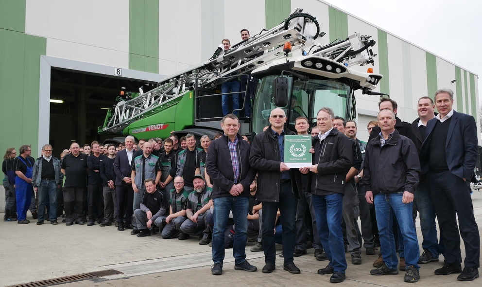 Handover of the 100th Fendt Rogator 600 to a customer from Sachsen