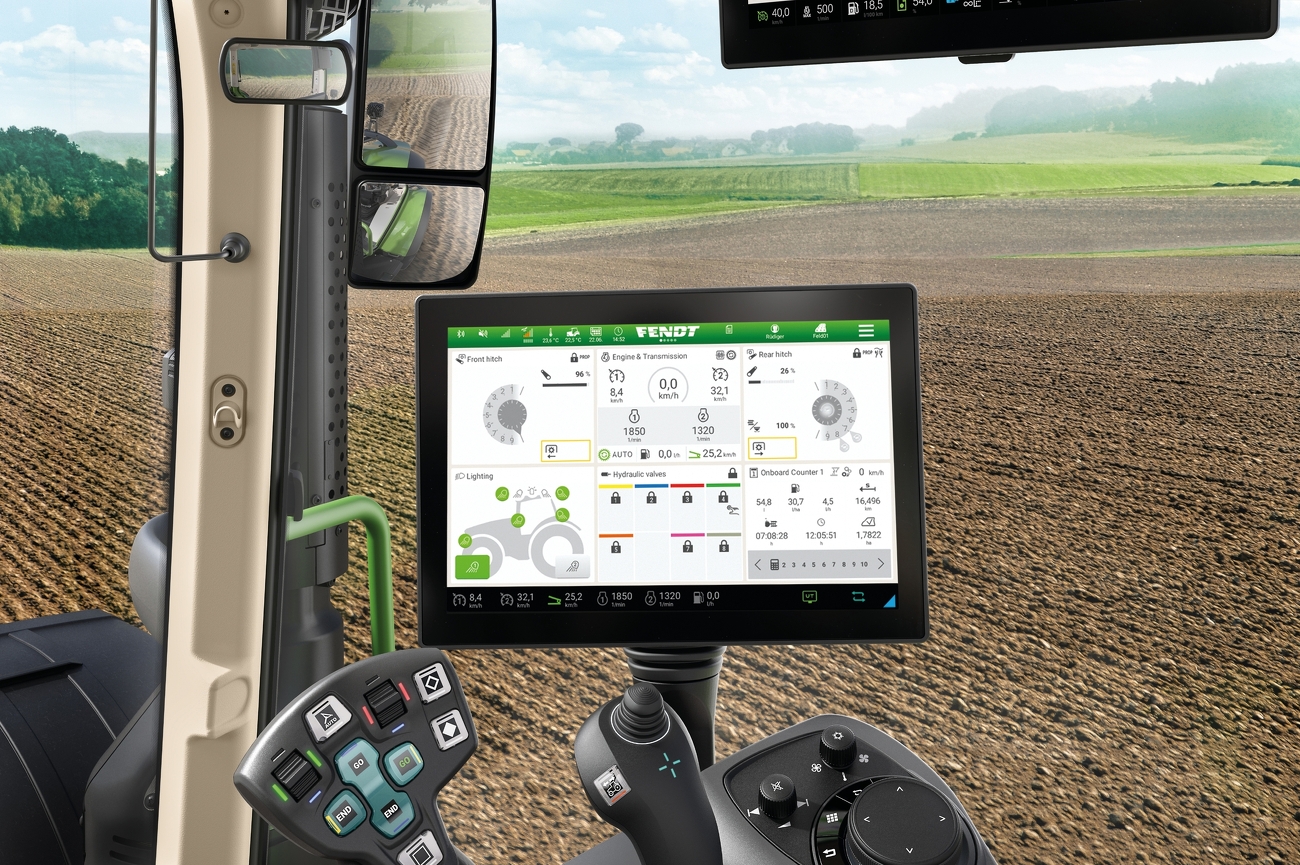 The FendtONE Terminal in the cab is divided into six smaller screens.