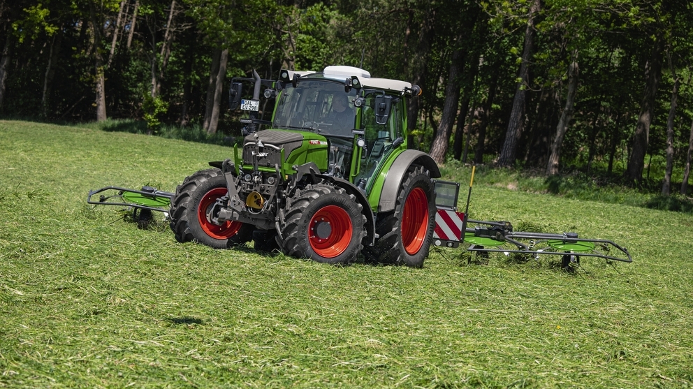 Fendt 211 Vario in use