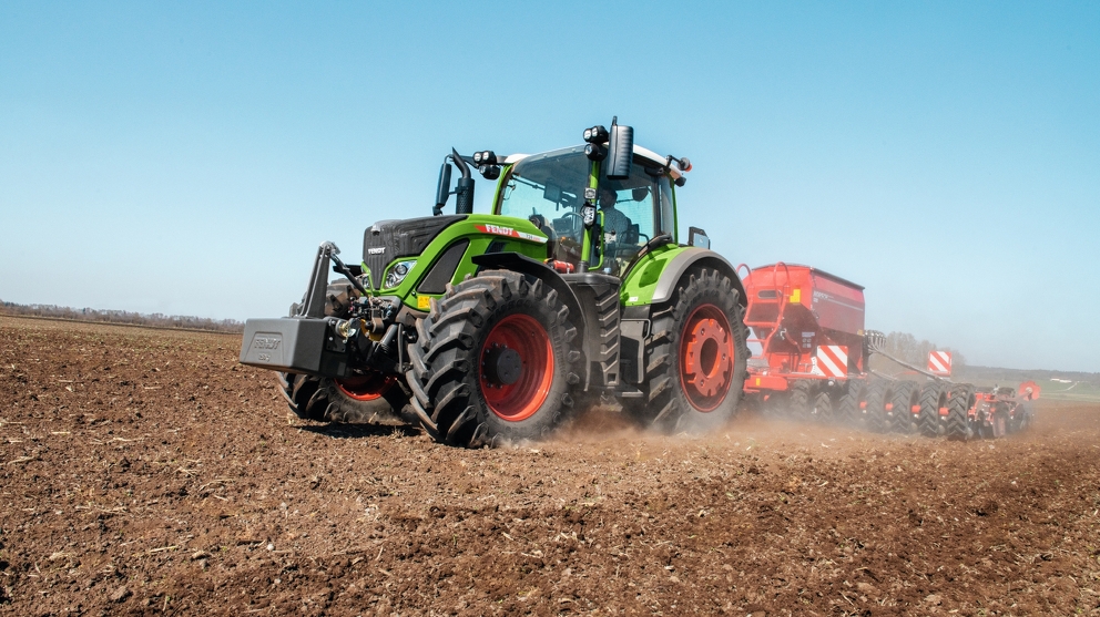 Fendt 724 Vario in use