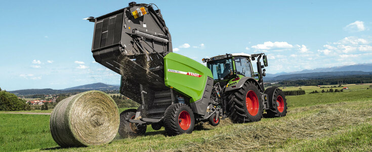 Rotana 160 V round balers in use