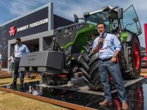 The Fendt 1050 Vario is presented
