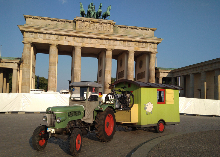 A dream come true: Driving through Berlin with the Fendt Farmer 2D.*