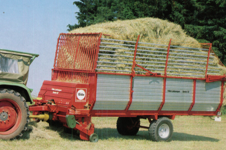 Fendt loader wagon filled with hay
