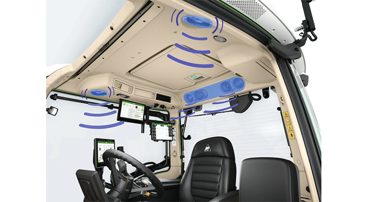 A view of the cab of the Fendt 500 Vario with Infotainment Package and 4.1 sound system.
