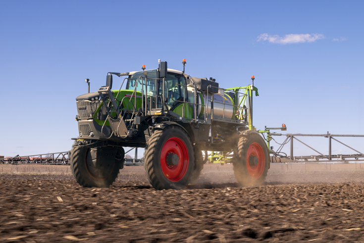 Fendt Rogator Sprayer in the Field