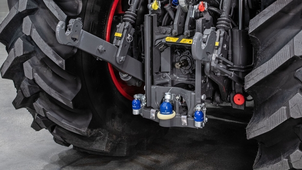 Detailed view of the Fendt 800 Vario rear