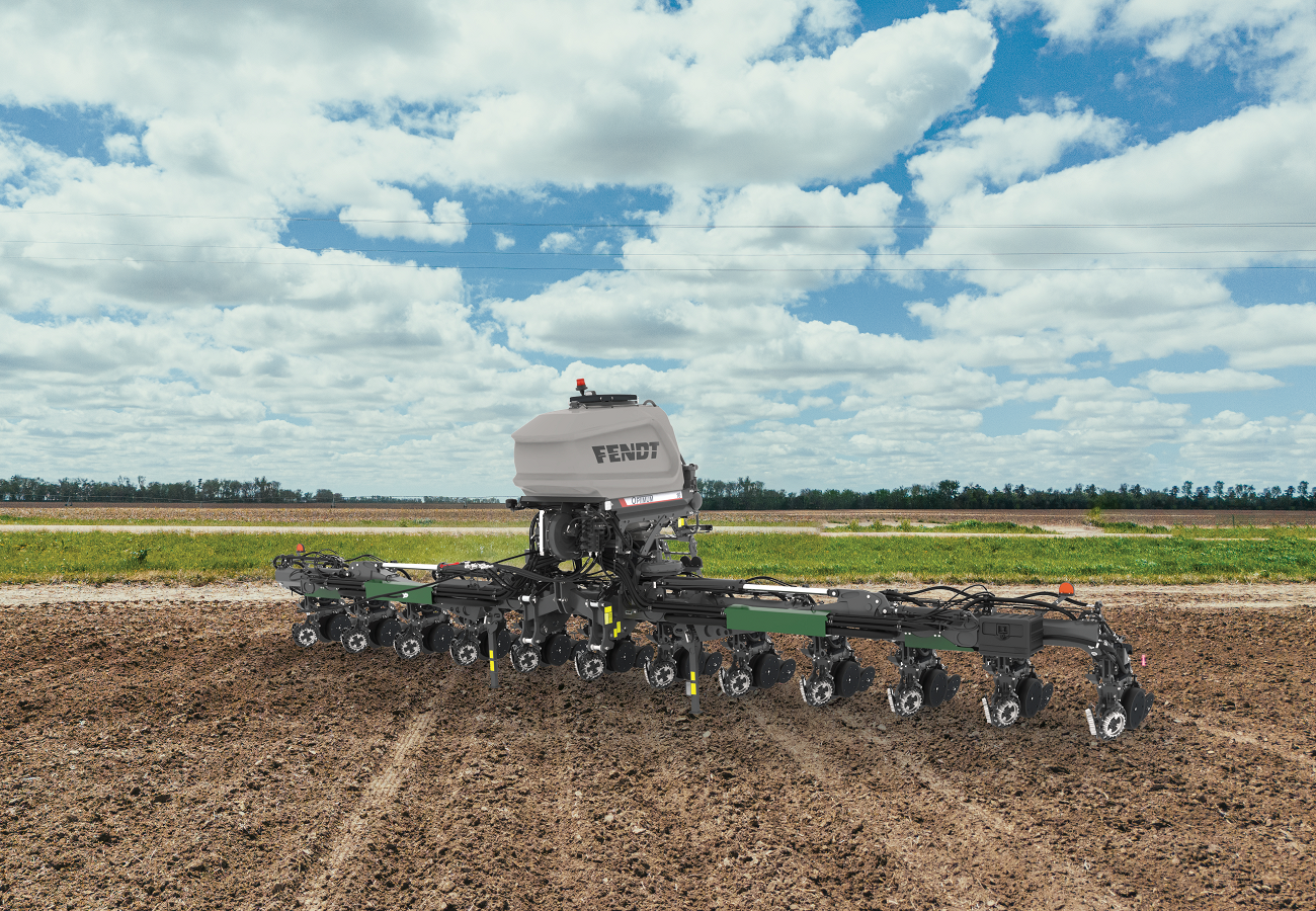 Fendt Optimum Planter in a Field