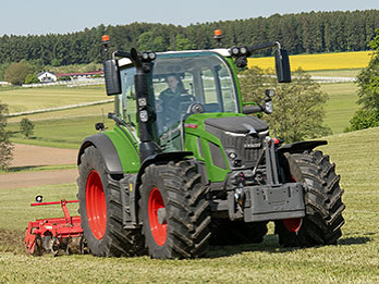 500 Vario Gen4 in the field cultivating