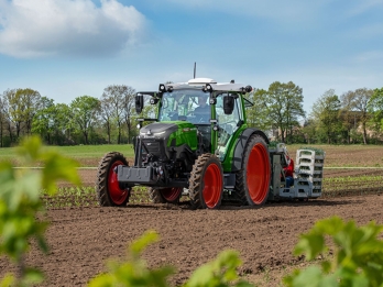 Fendt e107S Vario in the field