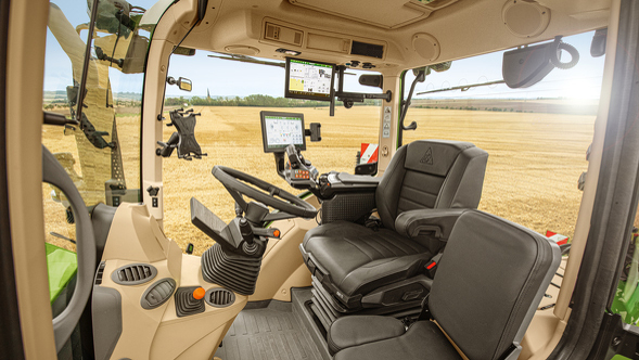 Fendt 700 Vario Gen7 Cab Close-up